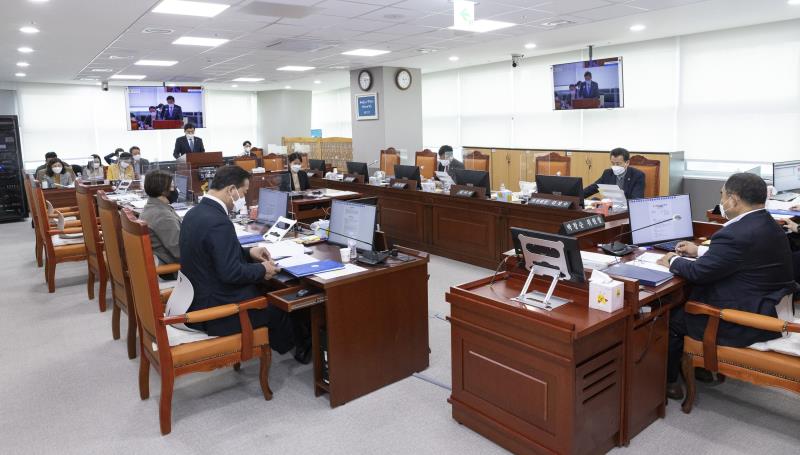제358회 임시회 1차 여성가족평생교육위원회 사진 5