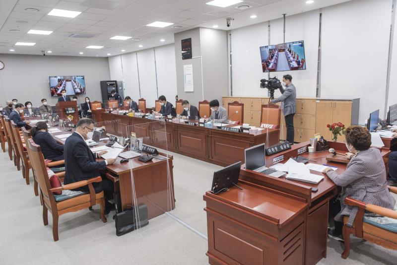 제358회 임시회 1차 기획재정위원회 사진 5