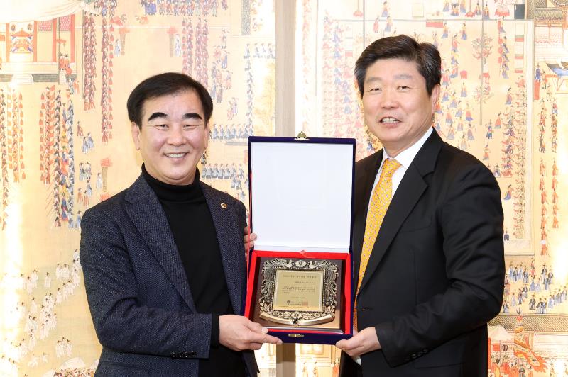 염종현 의장 M이코노미뉴스 2022 우수 광역의회 의정대상 수상