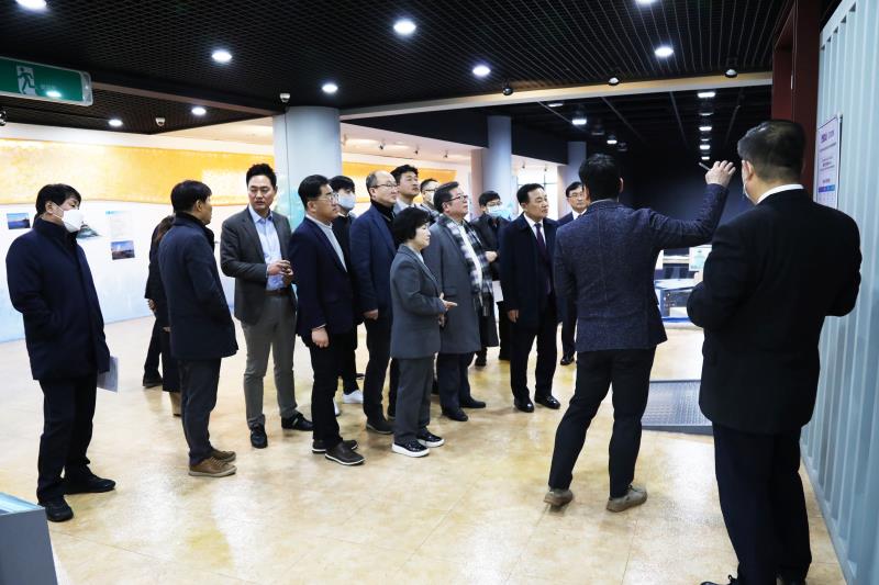 제366회 임시회 건설교통위원회 평택항만공사 현장방문_6