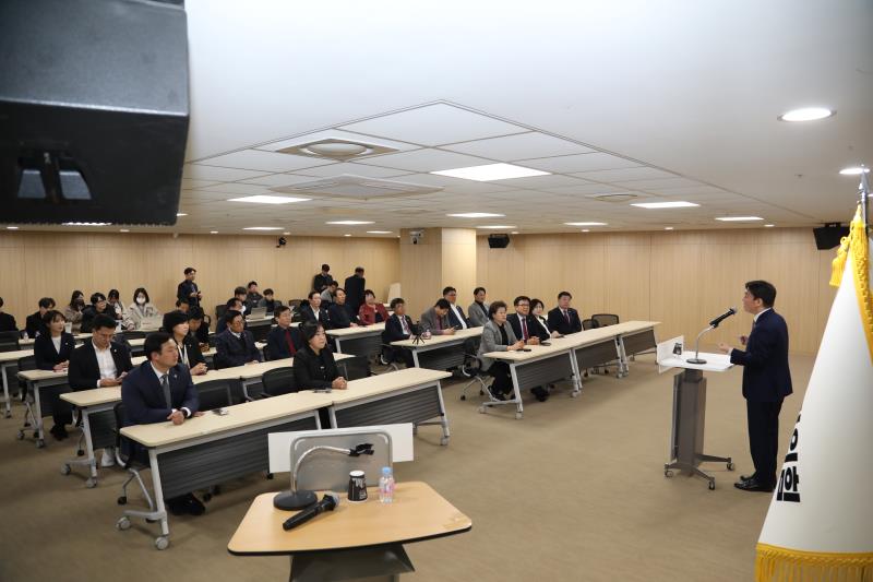 안철수 국민의힘 당대표후보 경기도의회 방문_3