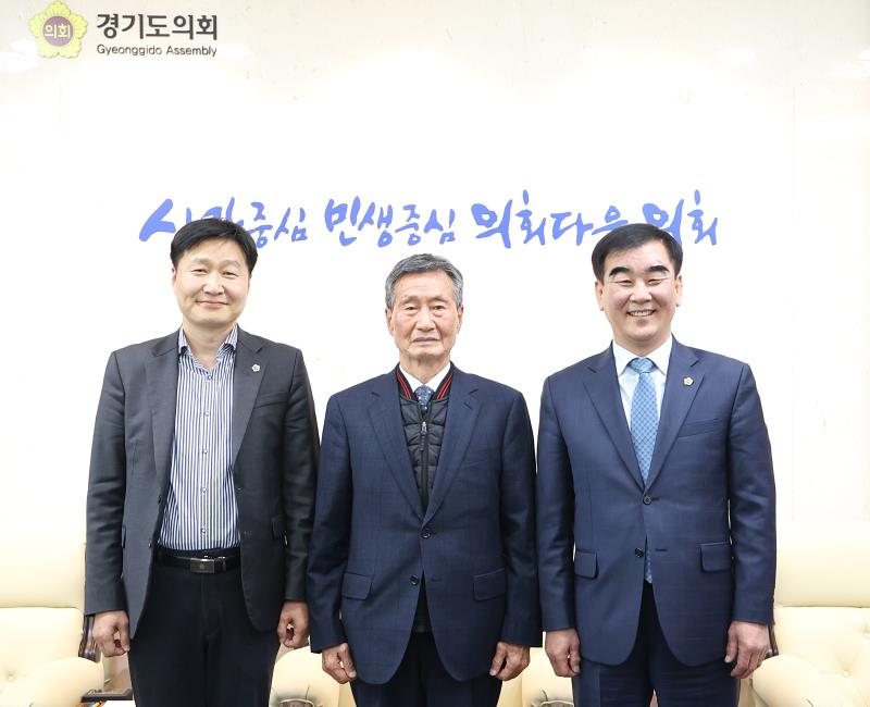 염종현 의장 남종섭 대표 김태희 의원 및 아버님 접견_7