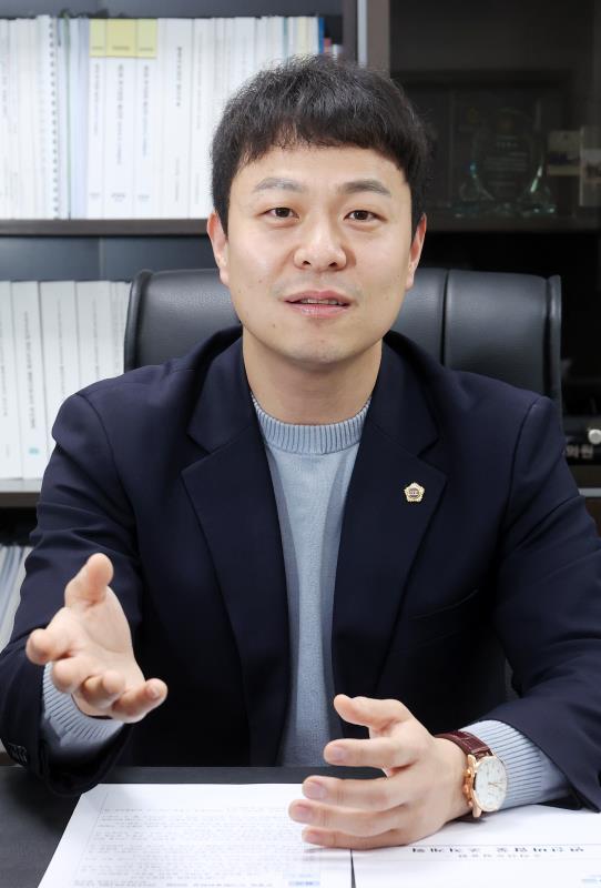 유영일 도시환경위원장 인터뷰 사진 사진 7