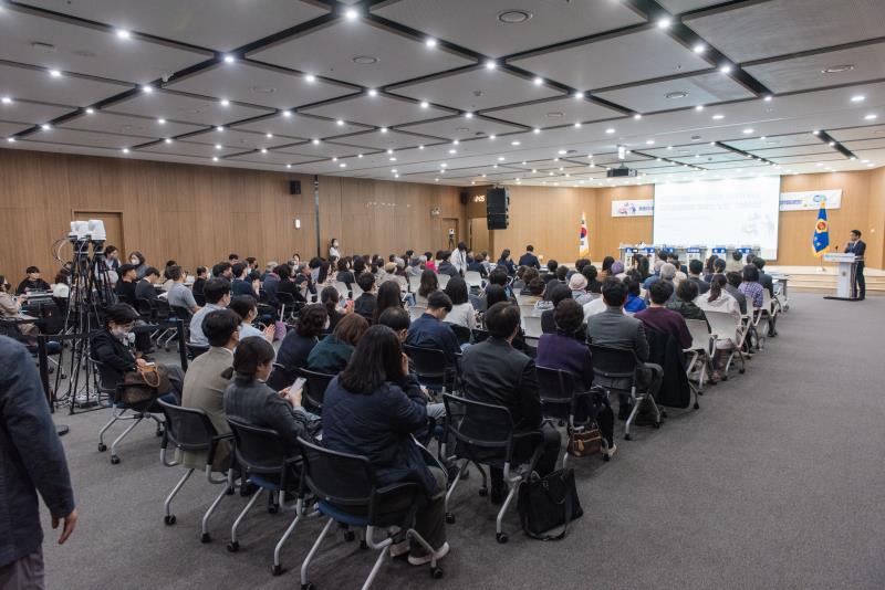 들봄의 대상에서 돌봄의 주체가 되어 지역공동체를 돌보는 노인 