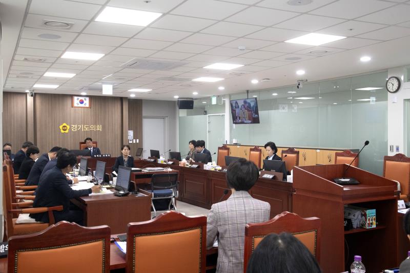 제368회 임시회 제1차 여성가족평생교육위원회 사진 5