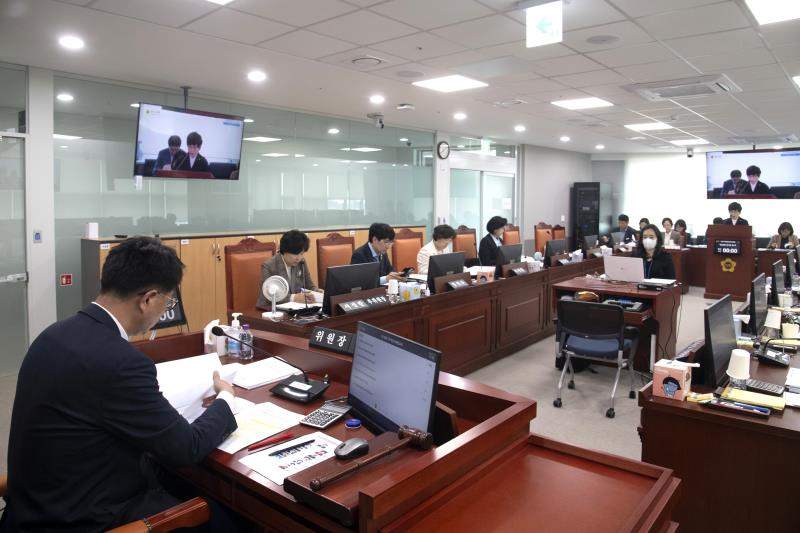제368회 임시회 제1차 여성가족평생교육위원회 사진 10