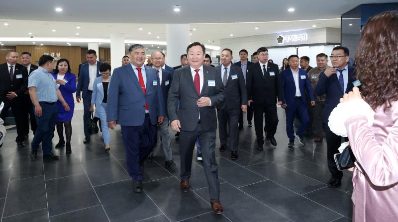 몽골 다르항올도의회 대표단 의회견학 사진 10