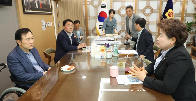 남경순 부의장 임태희 교육감 접견_2