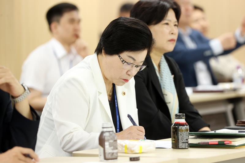 경기도의회 아침 경제특강_8