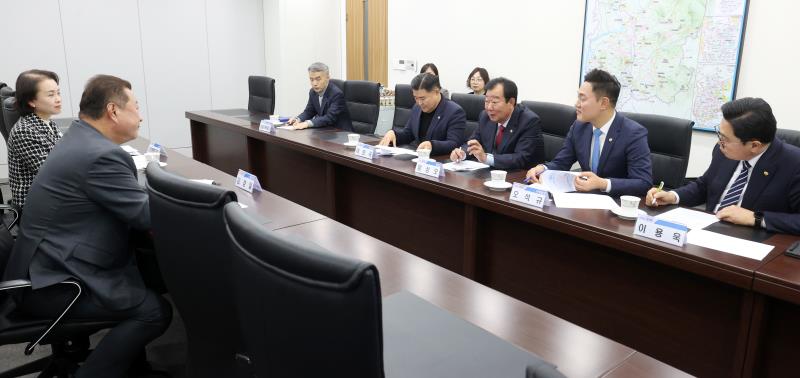 경기도의회 경기북부특별자치도 설치 특별위원회 파주시장 정담회_4