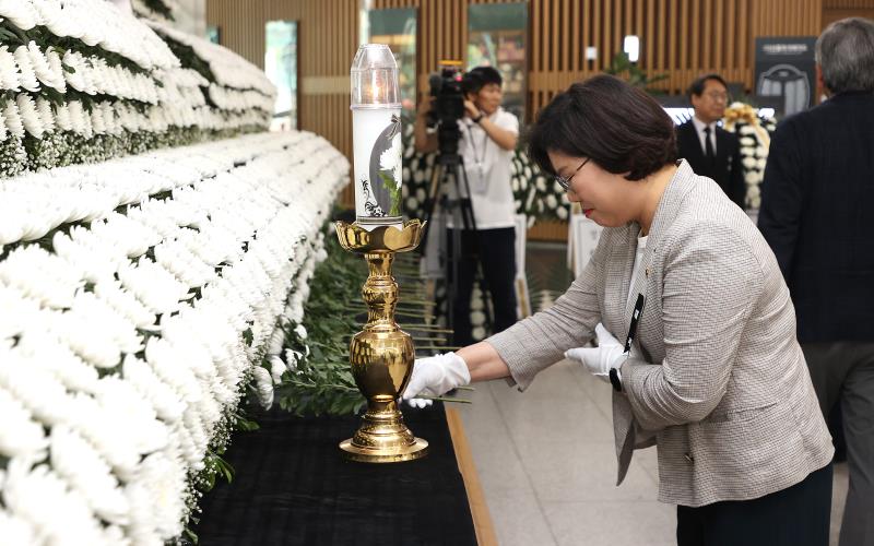 경기도의회 국민의힘 의원 화성 공장 화재 희생자 합동분향소 방문 추모_7