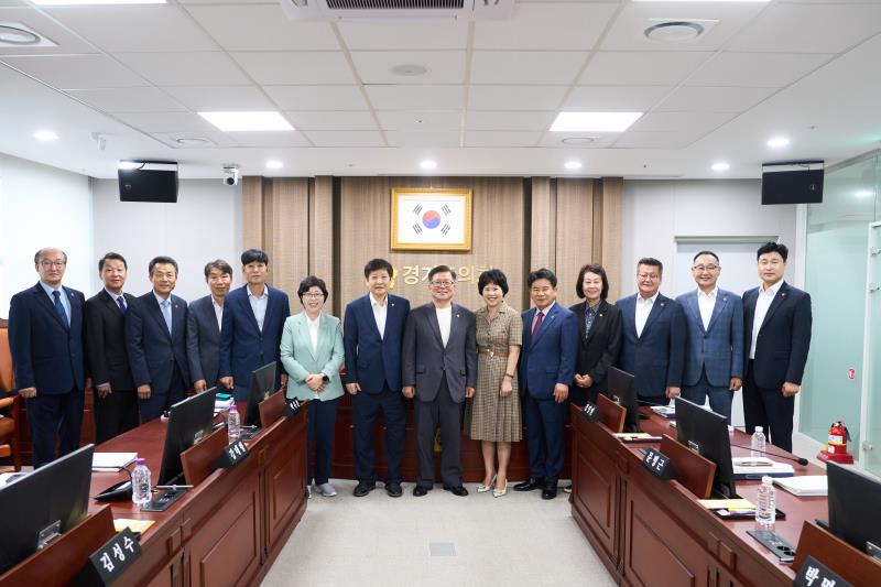 11대 후반기 건설교통위원회 단체사진