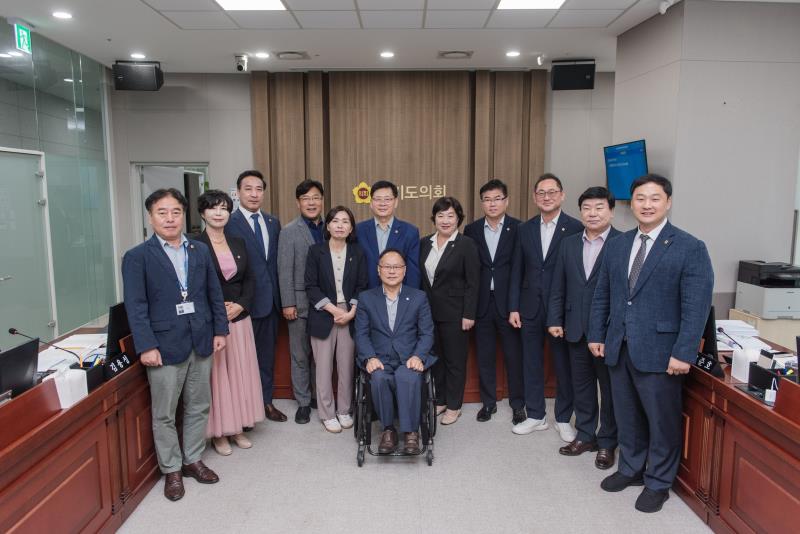 11대 후반기 보건복지위원회 단체사진