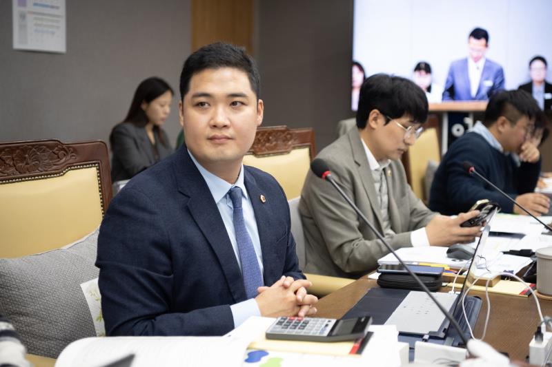 제379회 정례회 여성가족평생교육위원회 행정사무감사_3