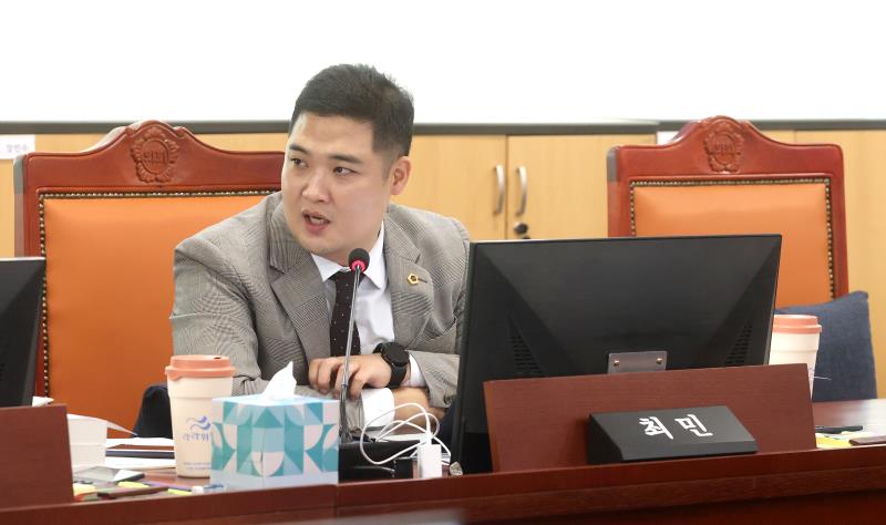 여성가족 평생교육위원회 행정사무감사 회의