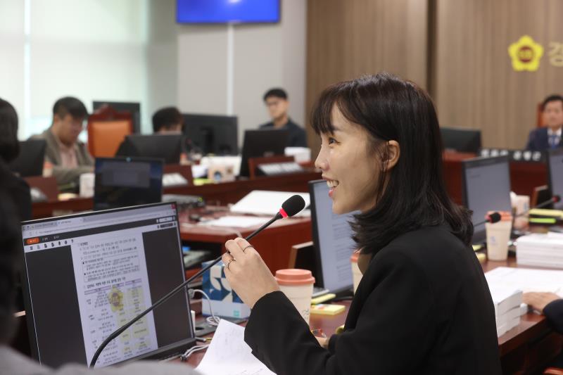 여성가족 평생교육위원회 행정사무감사 회의