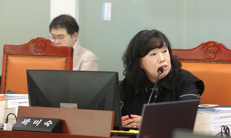 여성가족 평생교육위원회 행정사무감사 회의