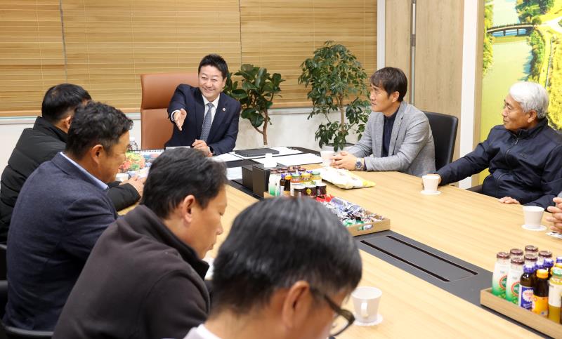 김진경 의장 (사)한국후계농업경영인 경기도연합회 정정호 회장등 임원진 접견_4