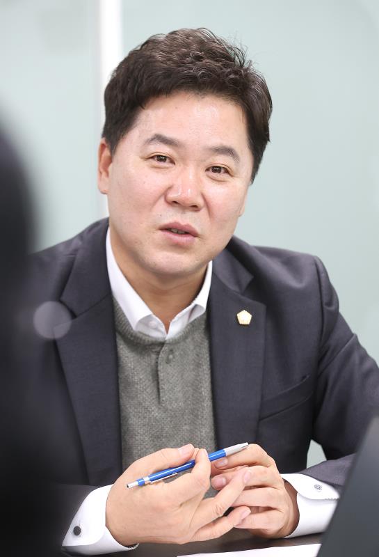 경기도청예산결산특별위원회 김성수 위원장 출입기자단 인터뷰_9