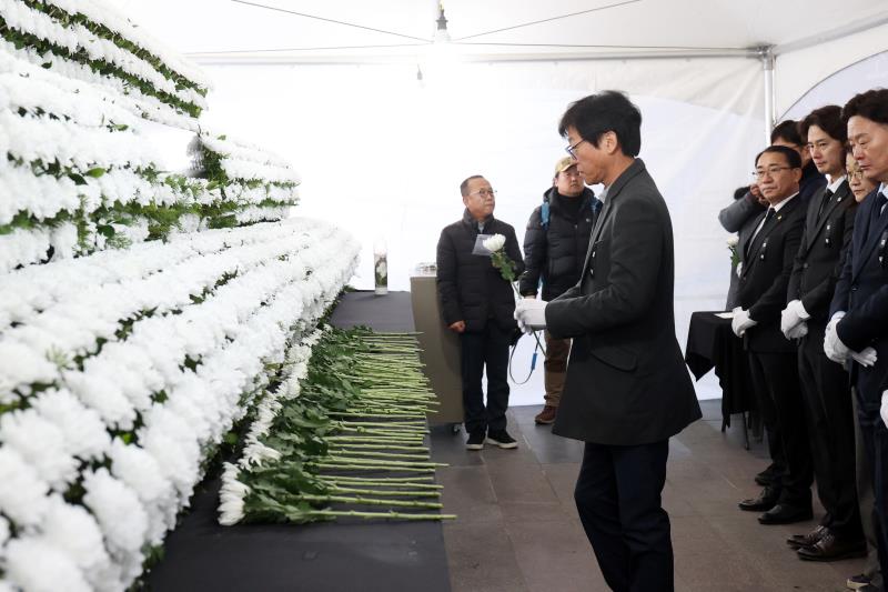 제주항공 여객기사고 희생자 합동분향소 조문_3