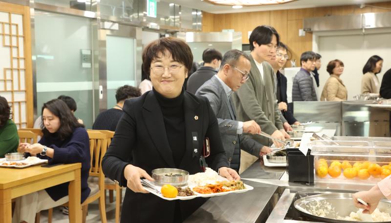 새해 맞이 떡국 직원 격려 오찬