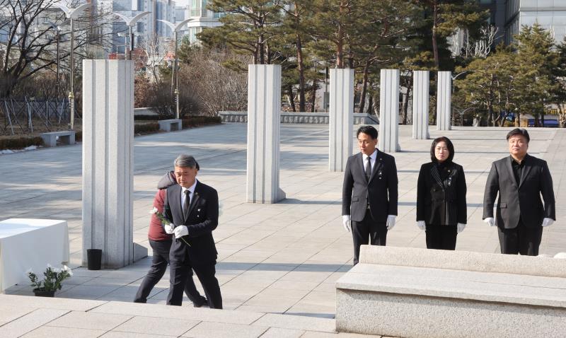 국민의힘 대표단 현충탑 참배 및 제주 항공 사고 합동 분향_10