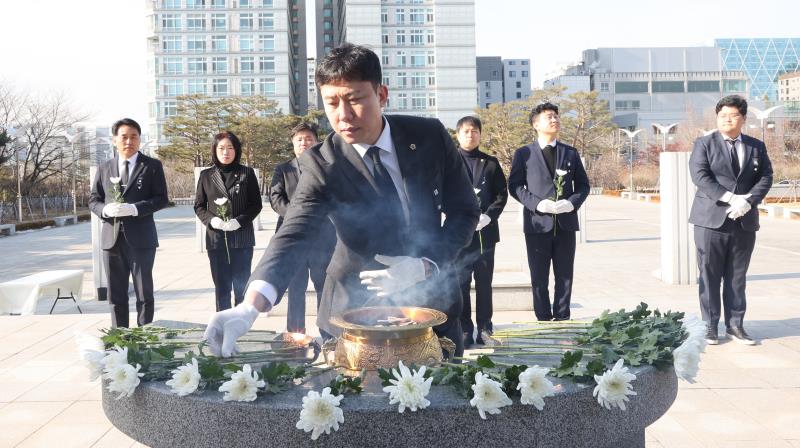 국민의힘 대표단 현충탑 참배 및 제주 항공 사고 합동 분향_10