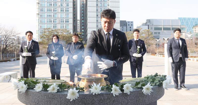 국민의힘 대표단 현충탑 참배 및 제주 항공 사고 합동 분향