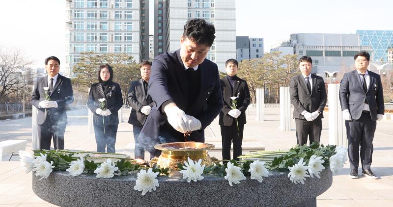 국민의힘 대표단 현충탑 참배 및 제주 항공 사고 합동 분향