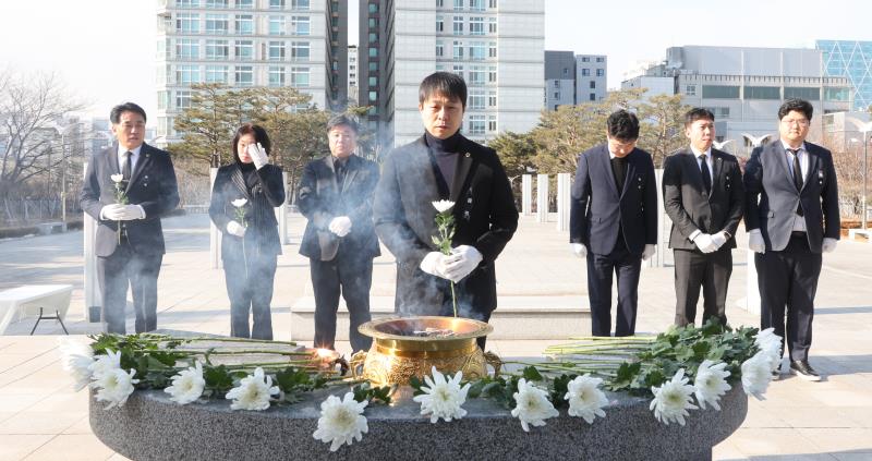 국민의힘 대표단 현충탑 참배 및 제주 항공 사고 합동 분향