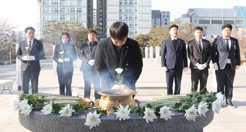 국민의힘 대표단 현충탑 참배 및 제주 항공 사고 합동 분향_10