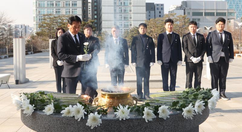 국민의힘 대표단 현충탑 참배 및 제주 항공 사고 합동 분향_10