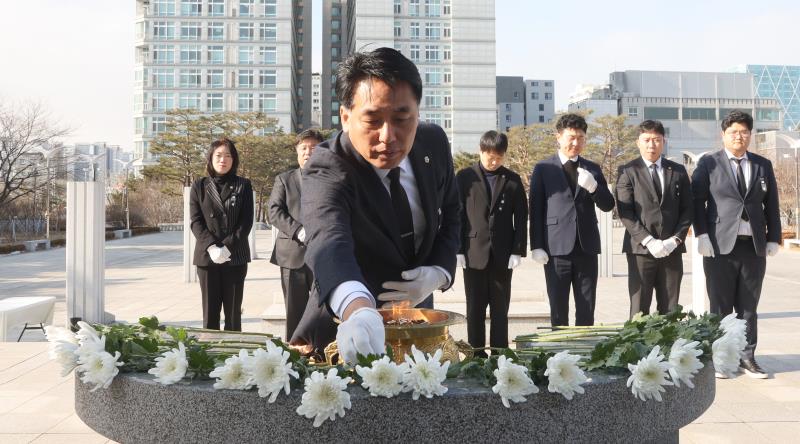 국민의힘 대표단 현충탑 참배 및 제주 항공 사고 합동 분향