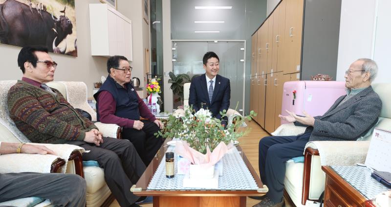 경기도의회 김진경의장 경기도의정회 방문_2
