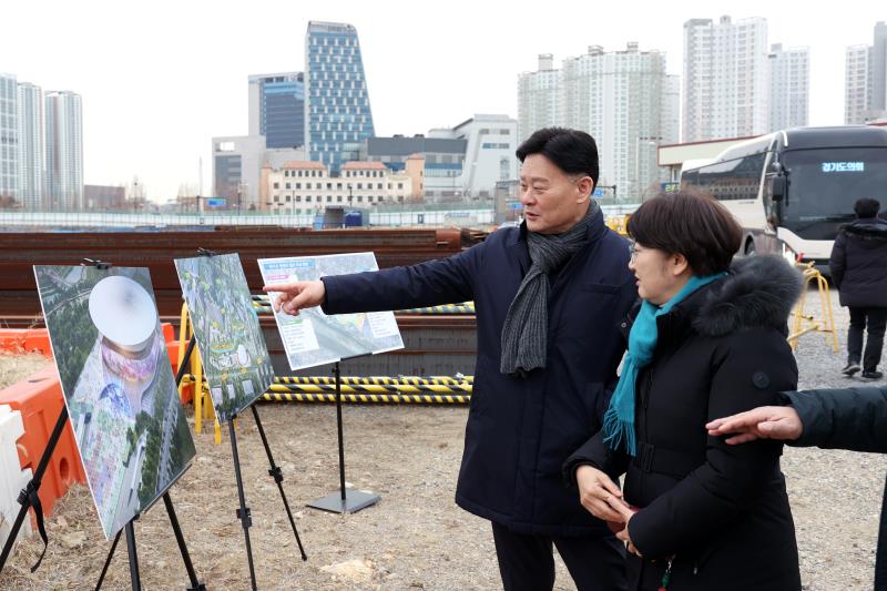 제11대 후반기 더불어민주당 대표단 K-컬처밸리 복합개발사업 현장 정책 간담회_2