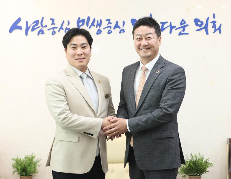 경기도의회 김진경의장 JCI경기지구 임원진 등 접견_7