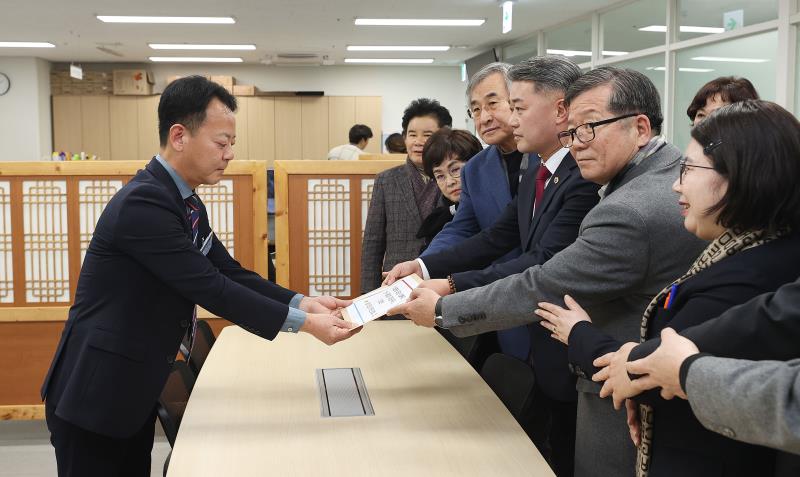 경기도의회 국민의힘, 이재명 대표 관련 촉구 건의안 제출_5