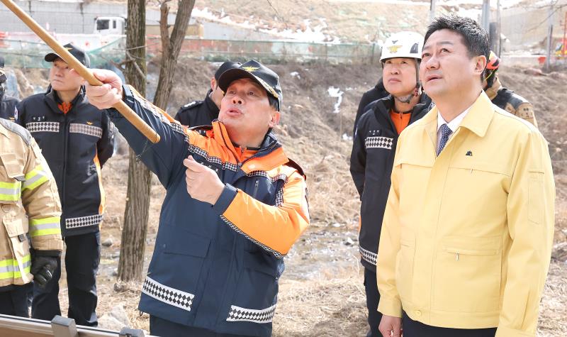 김진경의장 서울 세종 고속도로 안성구간 다리 붕괴 현장 방문_4