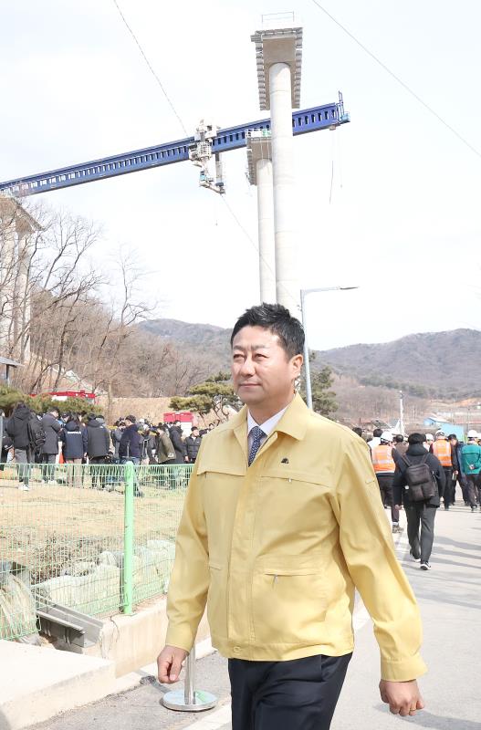 김진경의장 서울 세종 고속도로 안성구간 다리 붕괴 현장 방문_7