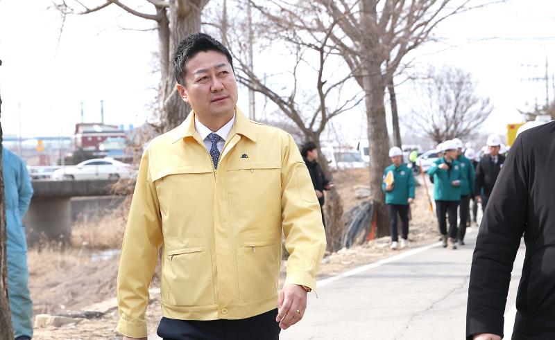 김진경의장 서울 세종 고속도로 안성구간 다리 붕괴 현장 방문_10