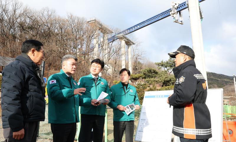 국민의힘 대표단 안성 다리 붕괴 사고현장 방문