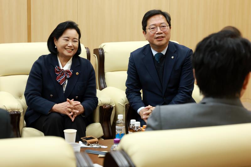 경기도의회 교섭단체 더불어민주당 2025년 상반기 정치아카데미교육원 의원교육 (1강)_10