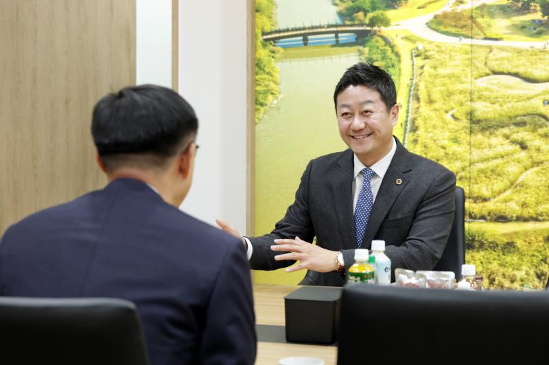 김진경 의장 신임 김재병 경기소방재난본부장 접견_5