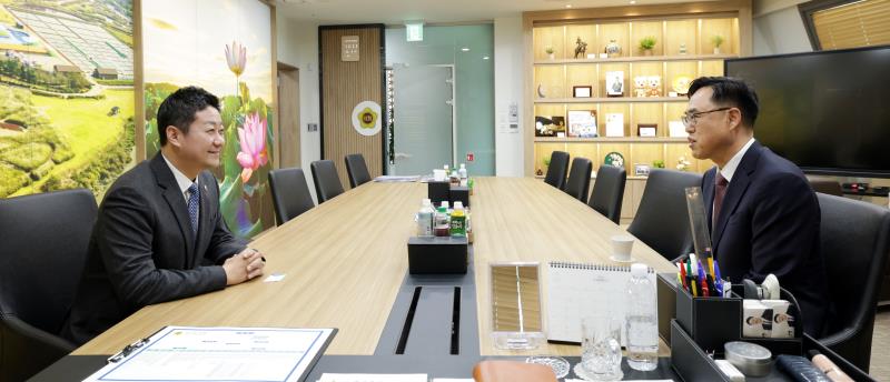 김진경 의장 신임 김재병 경기소방재난본부장 접견_6