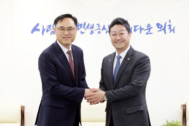 김진경 의장 신임 김재병 경기소방재난본부장 접견