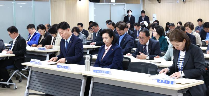 더불어민주당 의원총회_3