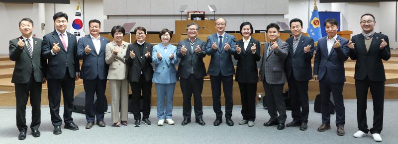 건설교통위원회 본회의장 단체 촬영_2