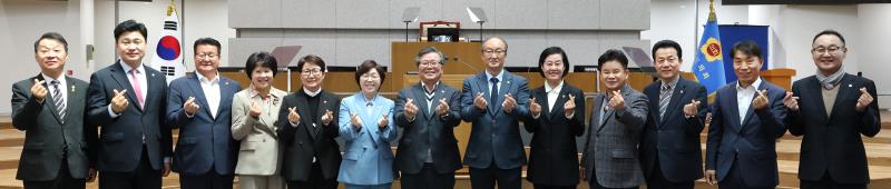 건설교통위원회 본회의장 단체 촬영_3