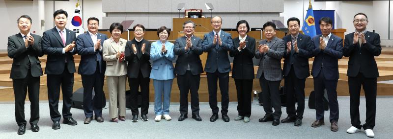 건설교통위원회 본회의장 단체 촬영_5