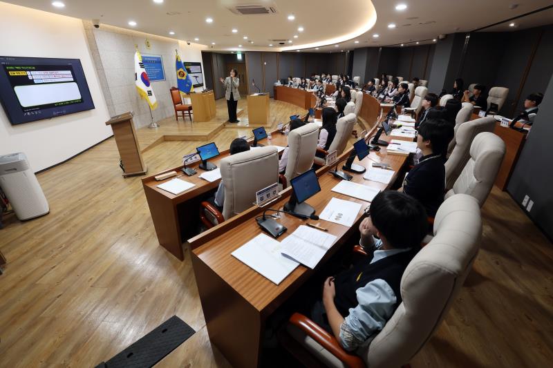 2025년 제8회 청소년의회교실(안양 호계중) 사진 4